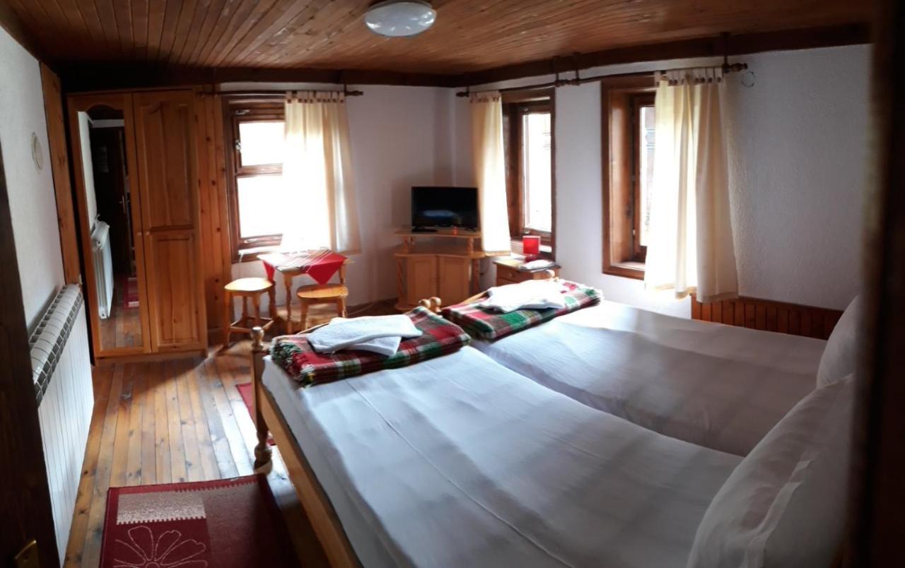 Sarafova Guest House コプリフシティツァ エクステリア 写真
