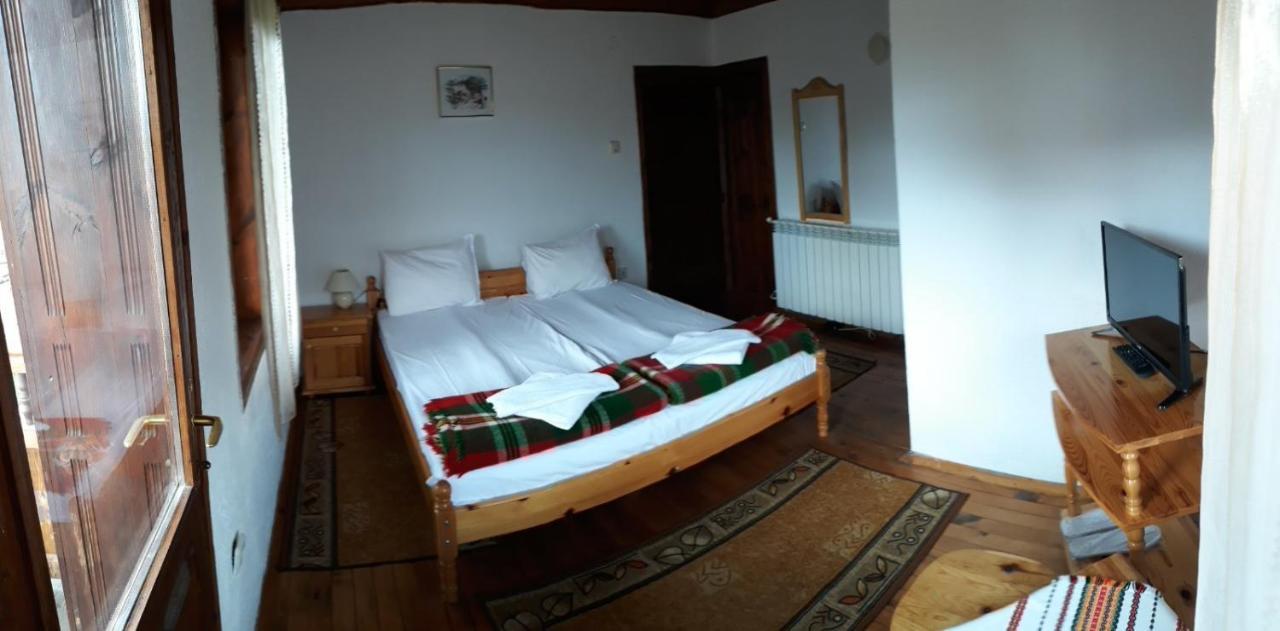 Sarafova Guest House コプリフシティツァ エクステリア 写真