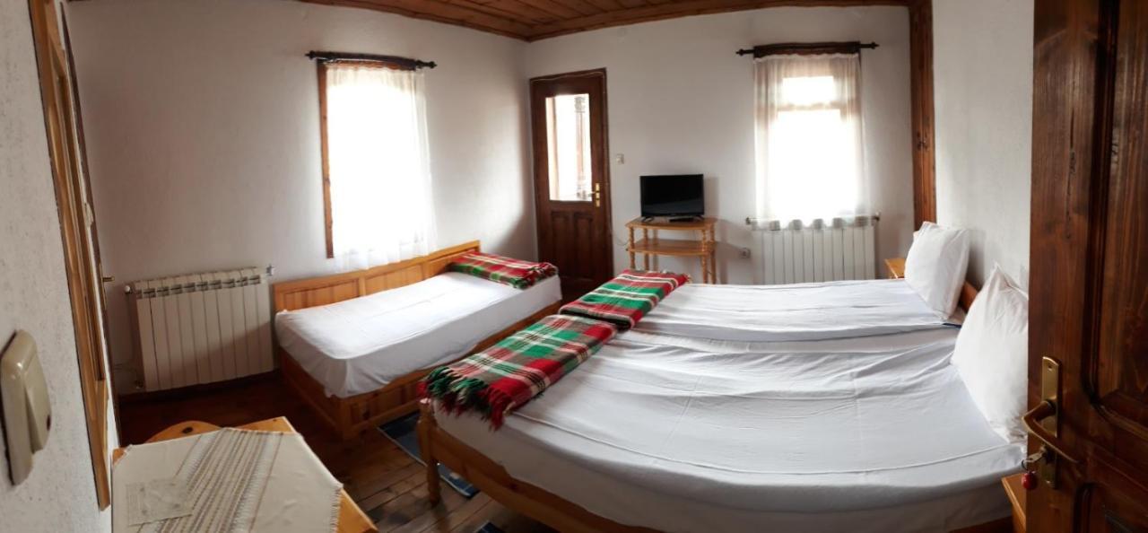 Sarafova Guest House コプリフシティツァ エクステリア 写真